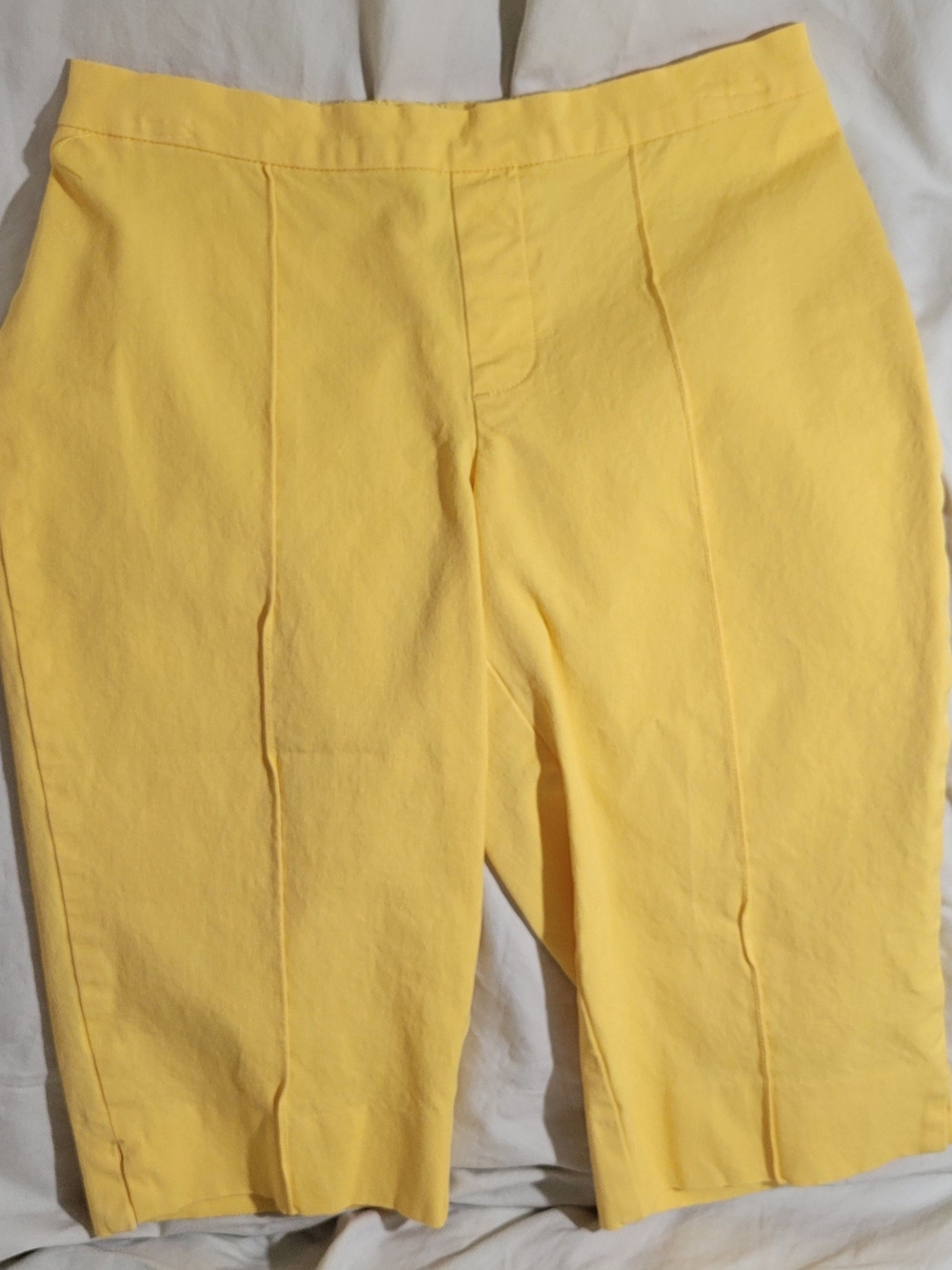Isaac Mizrahi Live! Women's Size 6P Yellow Stretch Knit Crop Pants Bermuda Short